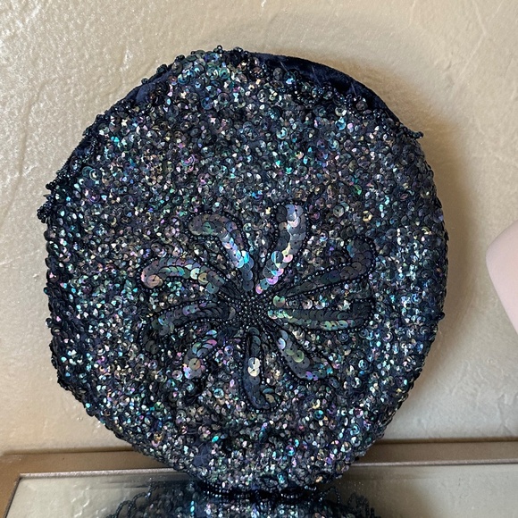 DESIGNER 1950s' IRIDESCENT SEQUIN AND BEADS COCKTAIL HAT - Picture 7 of 9